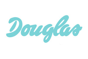 Kobieta Perfumuje kosmetykami Douglas Kody Rabatowe